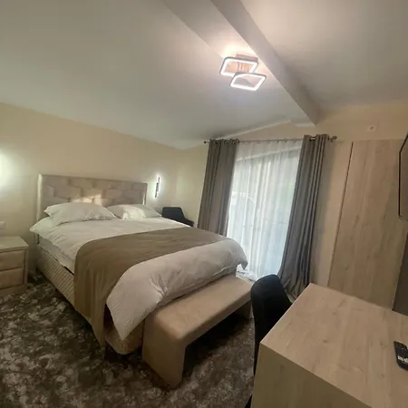 Beige Private Rooms Feleacu Exterior photo